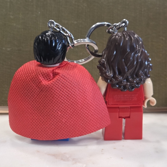 Lego Keychain Superman Superwoman Light - Picture 5 of 11